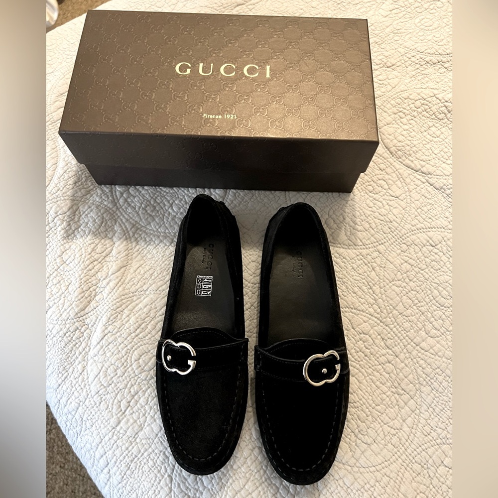 Gucci black suede driving move